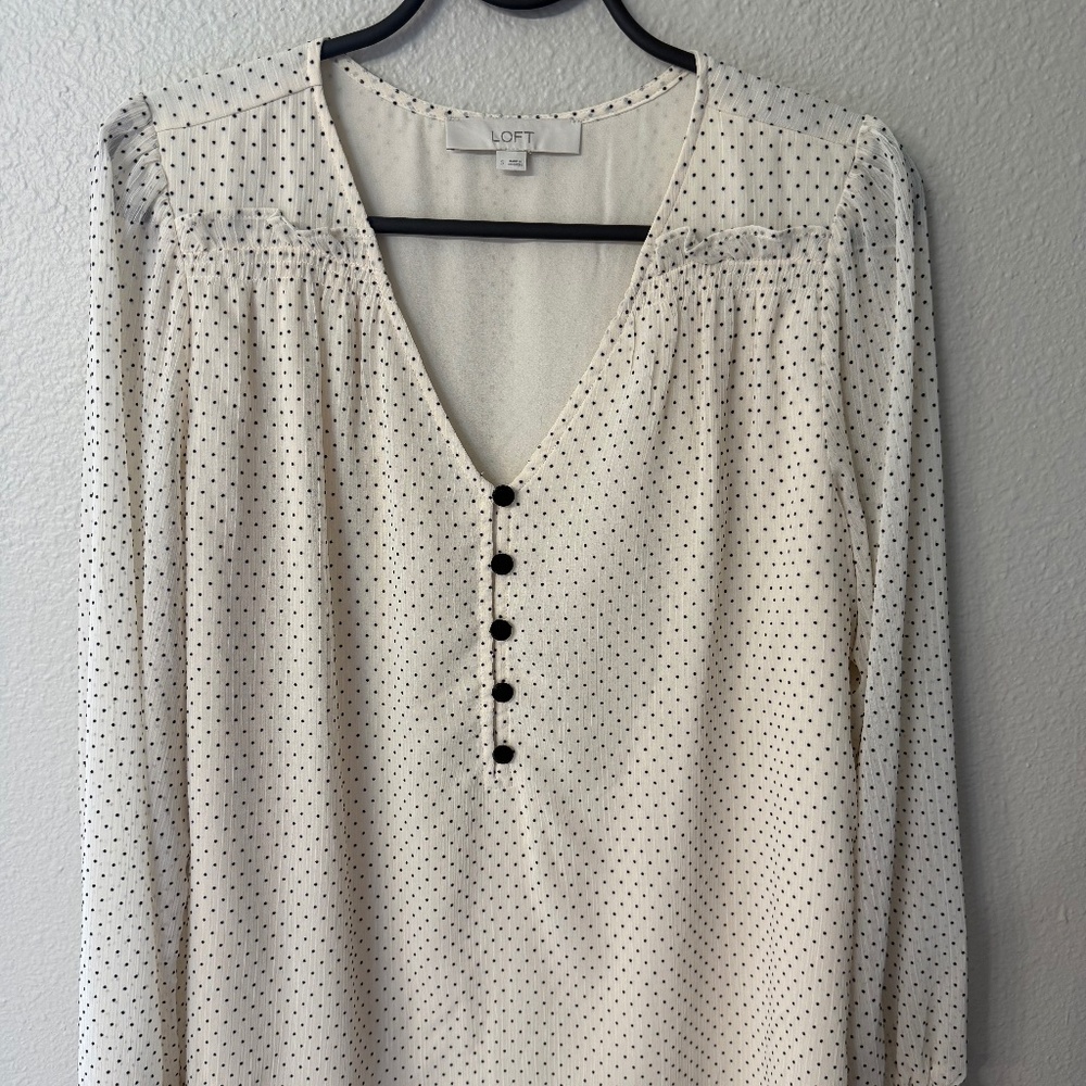 Dotted button top